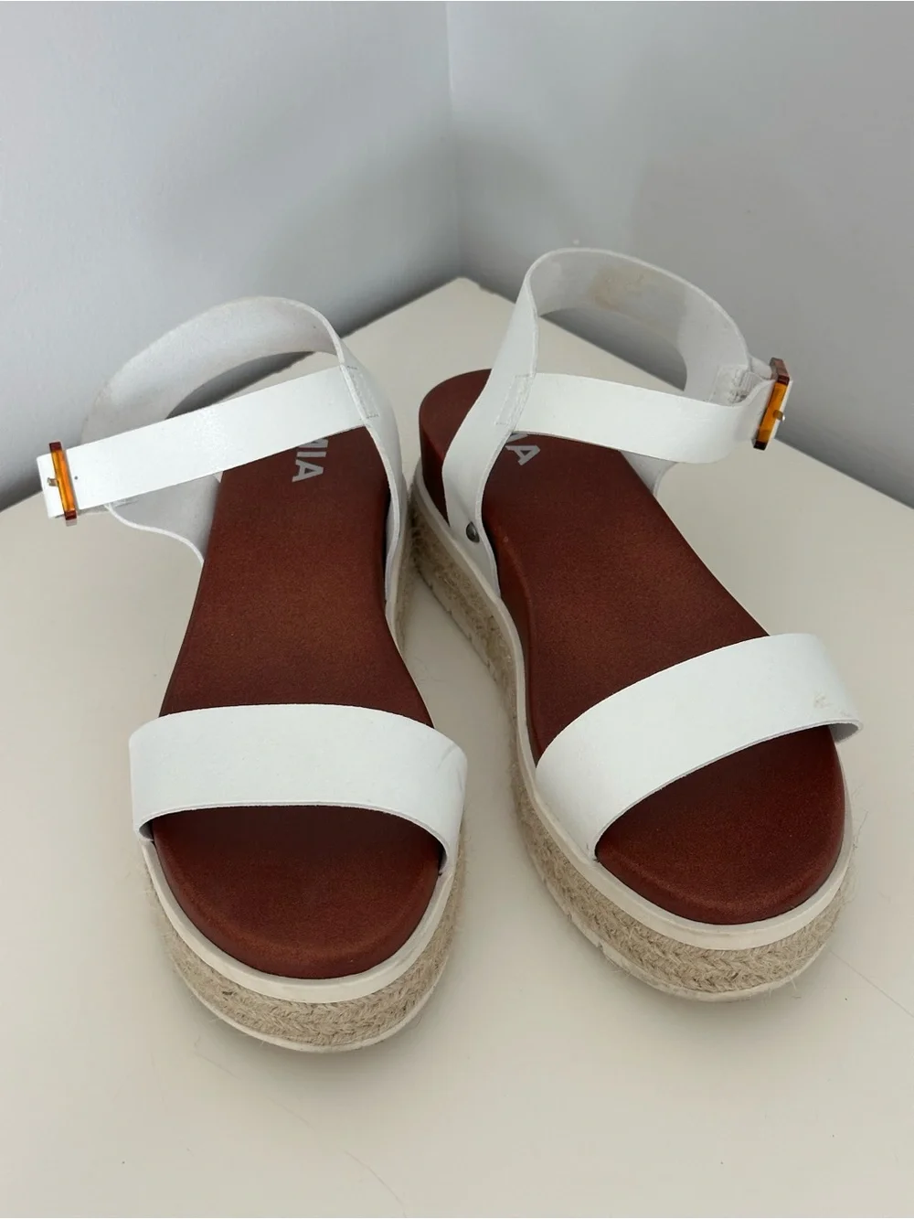 MIA White Ankle-Strap Espadrille Sandals with Brown Footbed Sz 8.5M